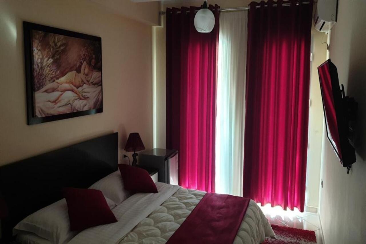 Haris Hotel Vlorë Extérieur photo