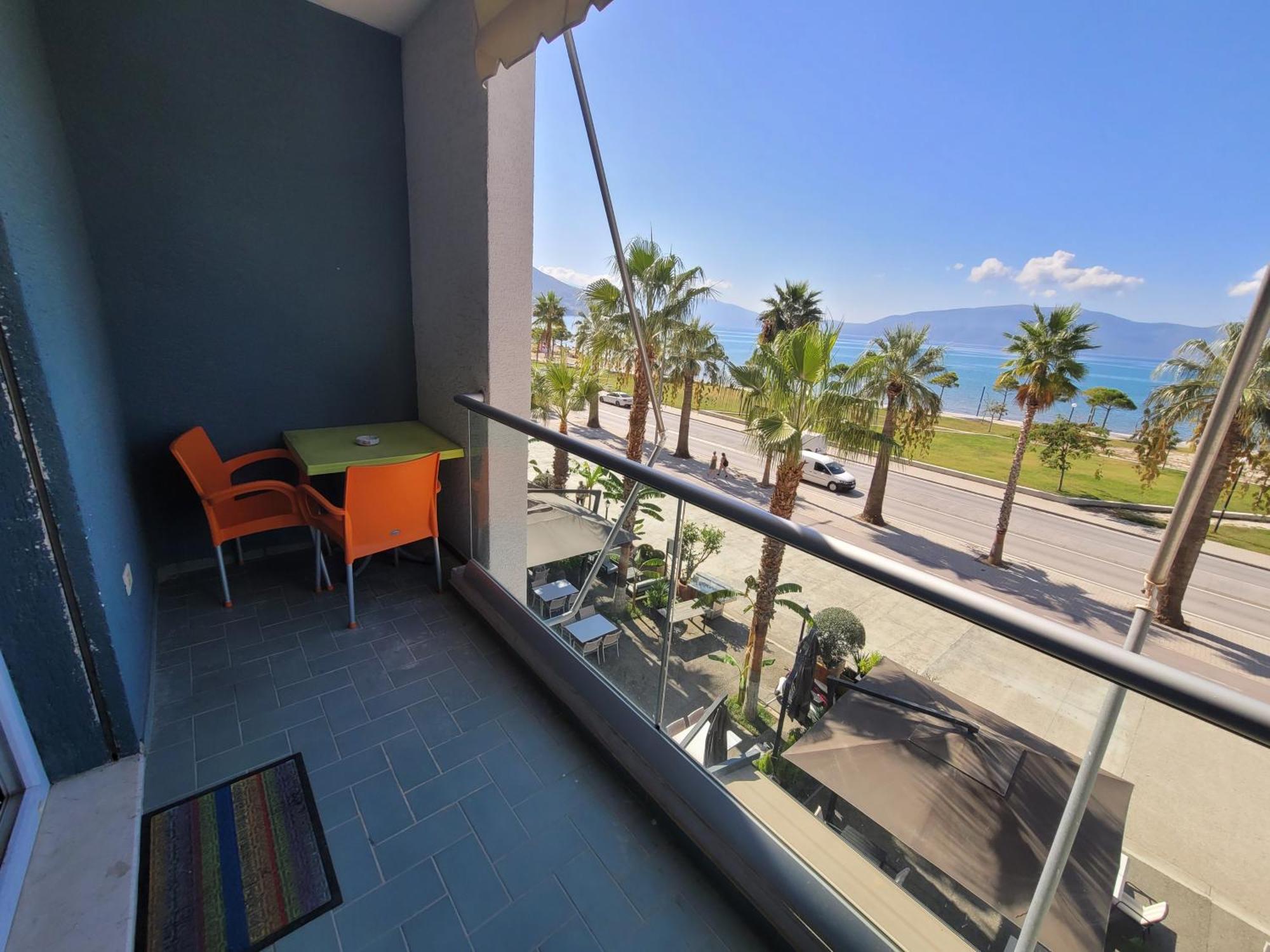 Haris Hotel Vlorë Extérieur photo