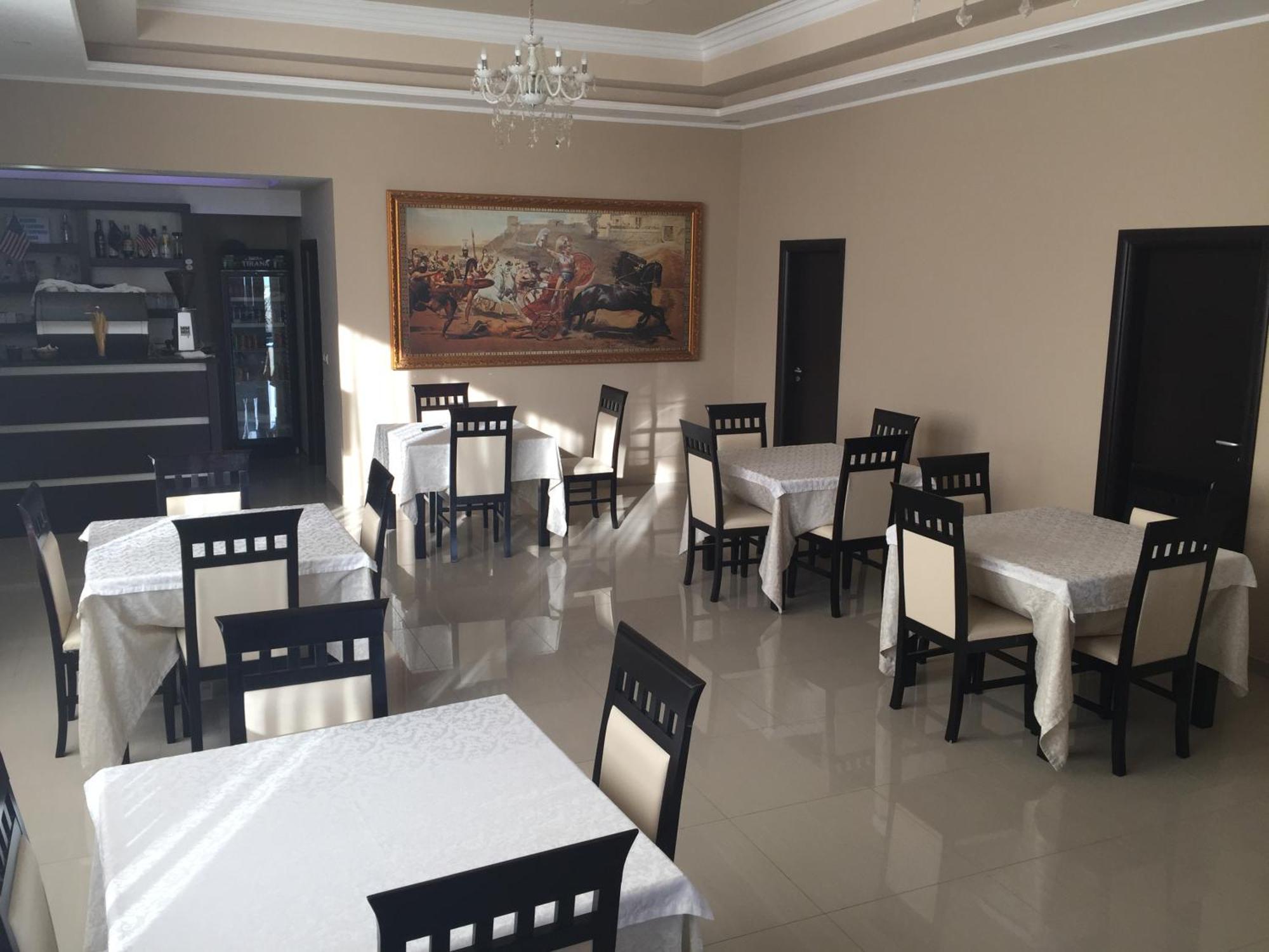 Haris Hotel Vlorë Extérieur photo