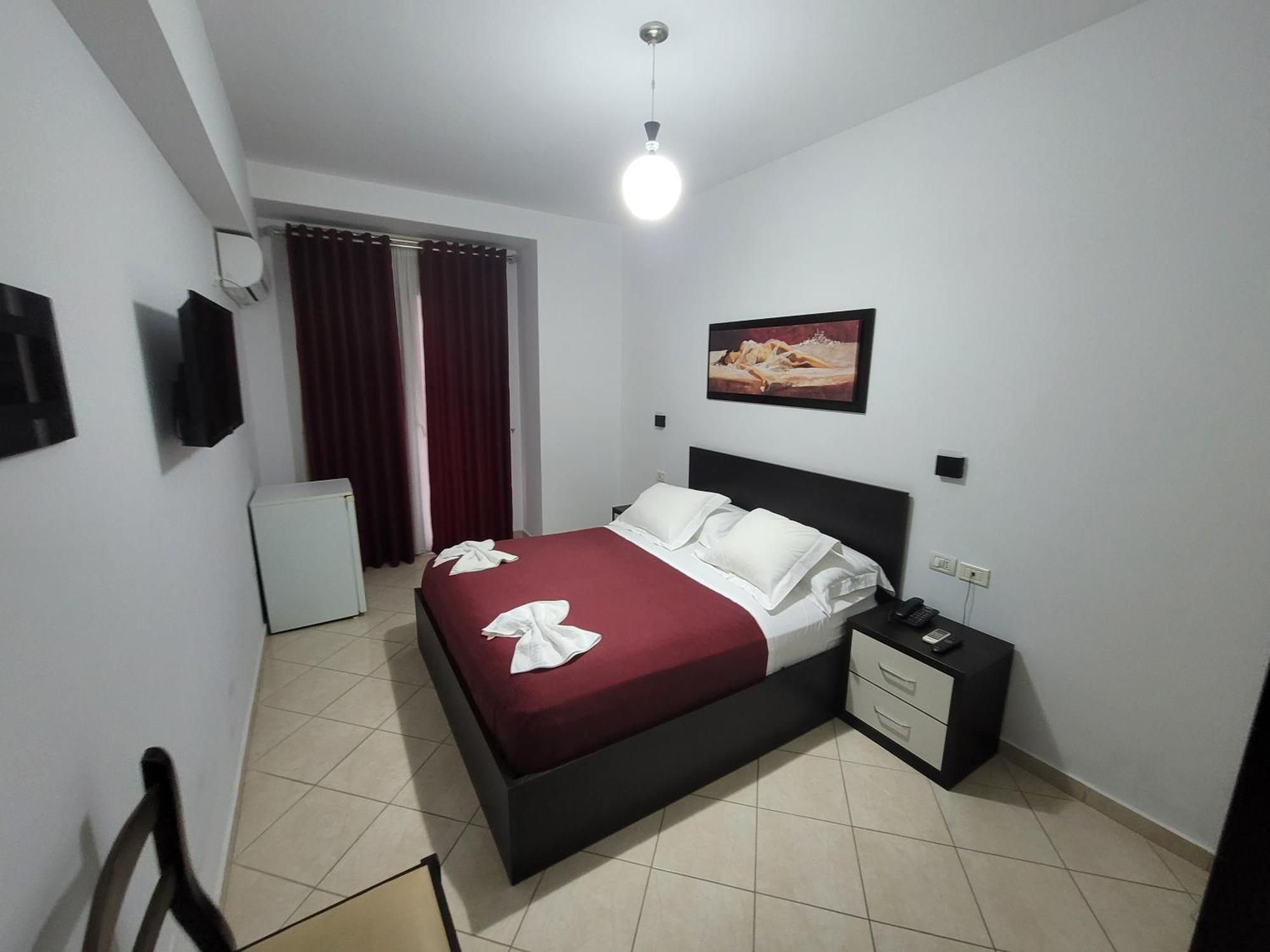 Haris Hotel Vlorë Extérieur photo