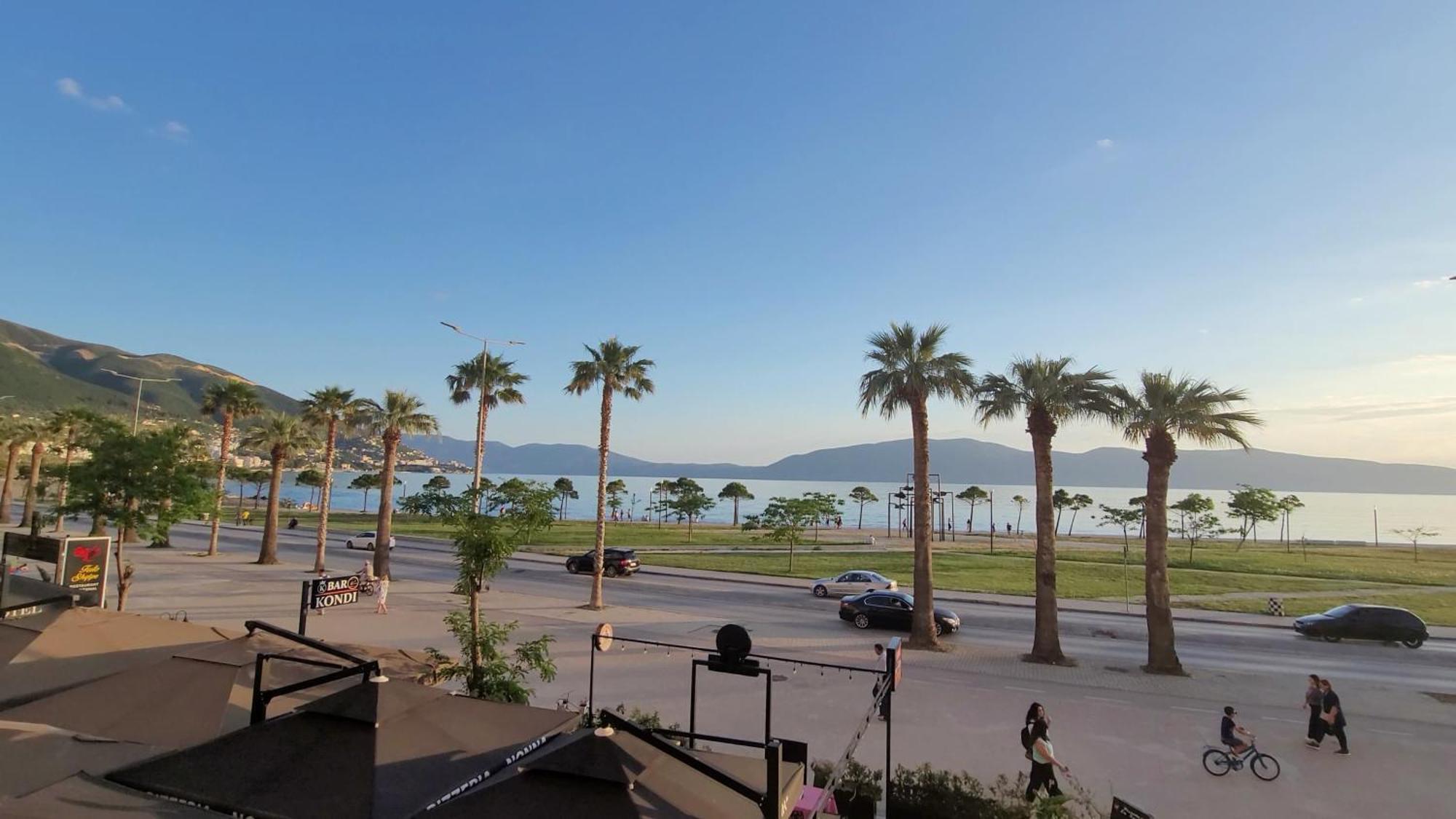 Haris Hotel Vlorë Extérieur photo
