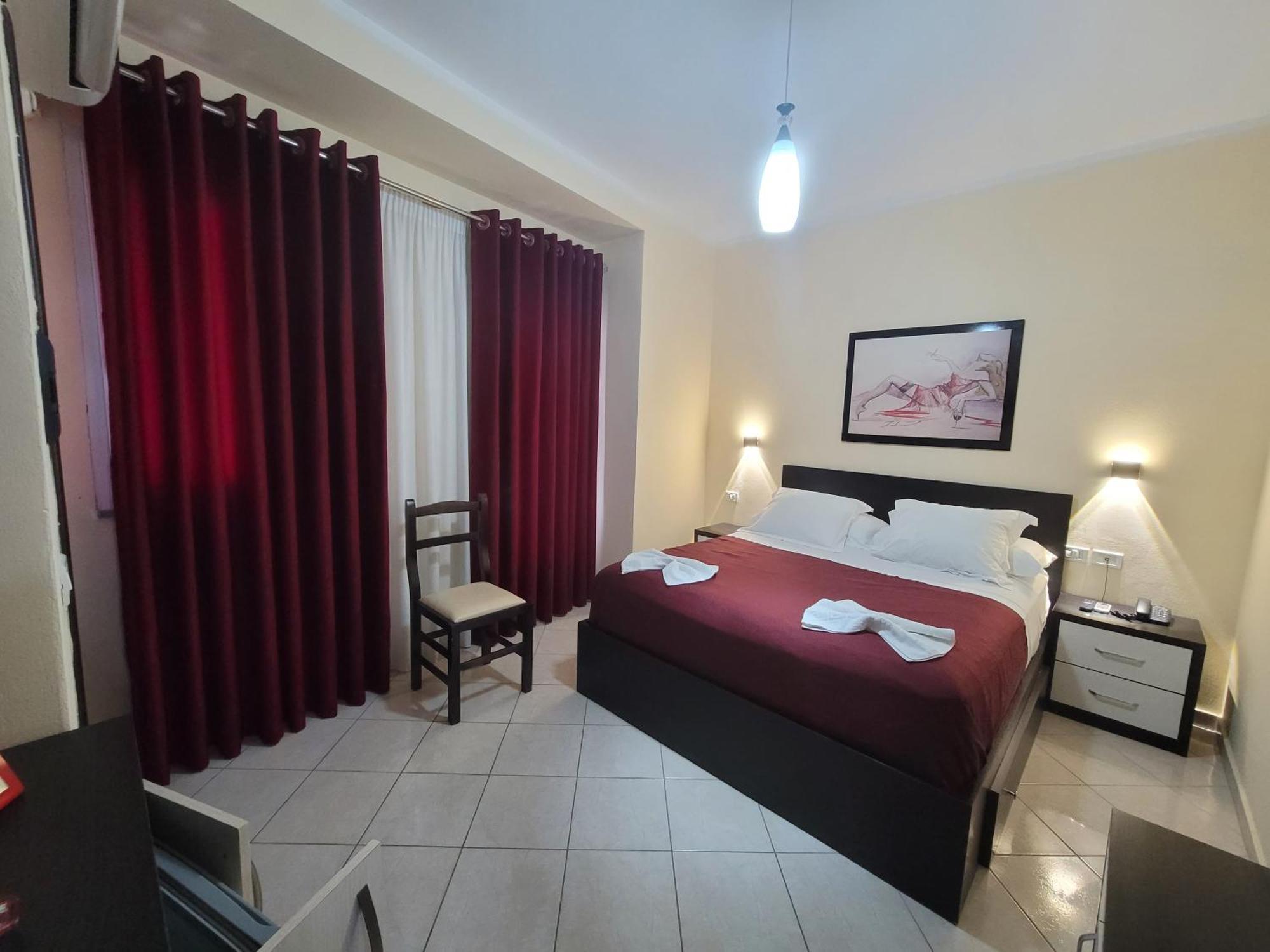 Haris Hotel Vlorë Extérieur photo