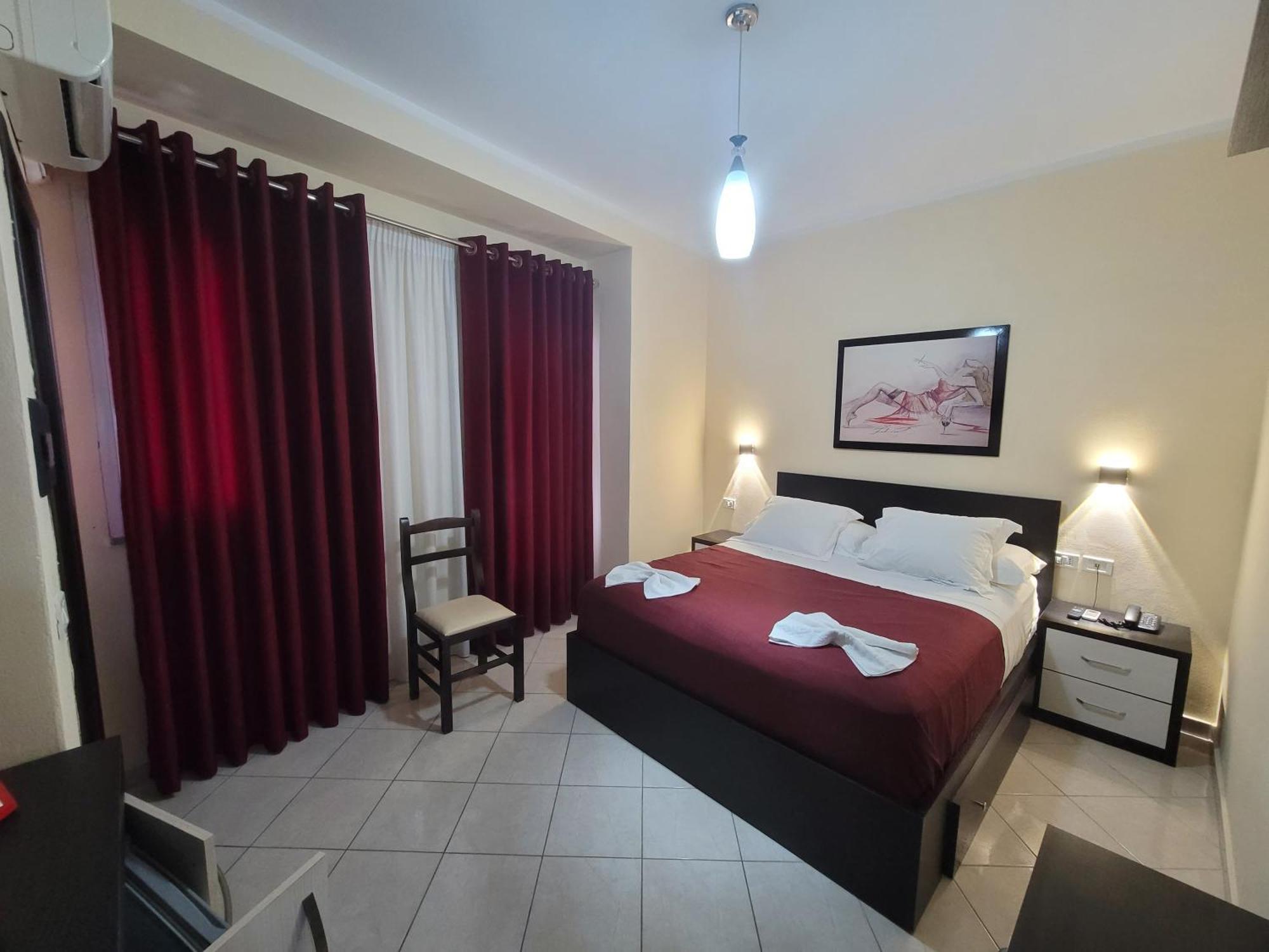 Haris Hotel Vlorë Extérieur photo