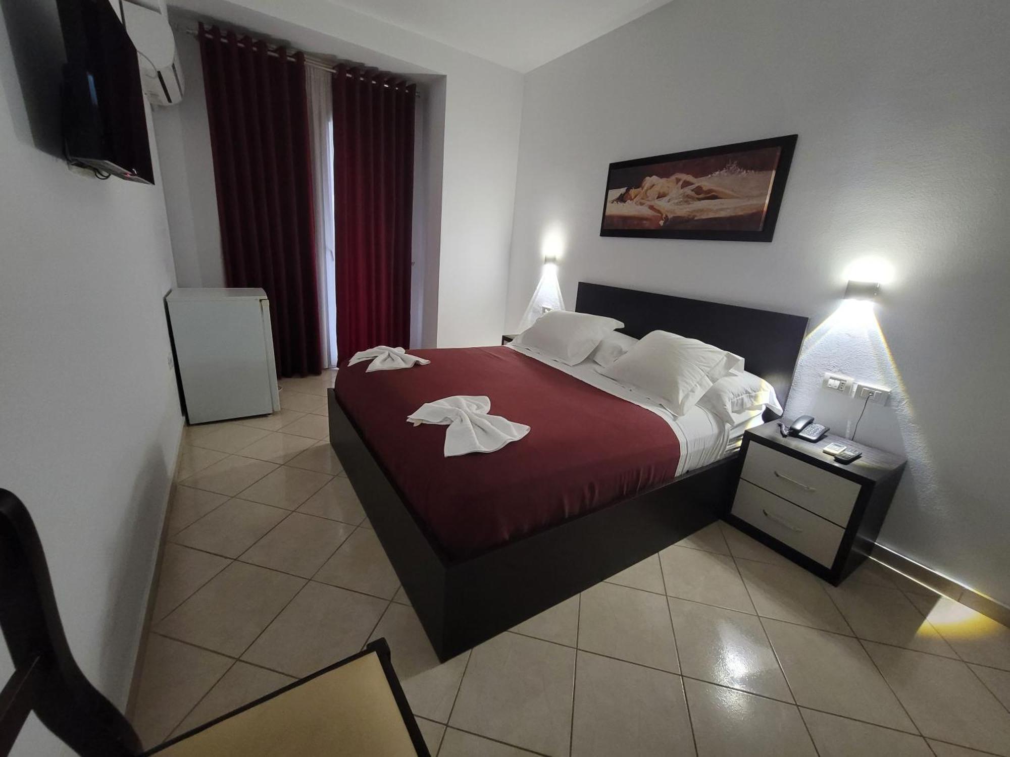 Haris Hotel Vlorë Extérieur photo