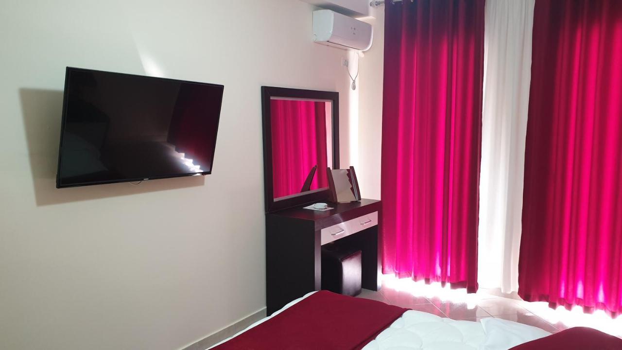 Haris Hotel Vlorë Extérieur photo
