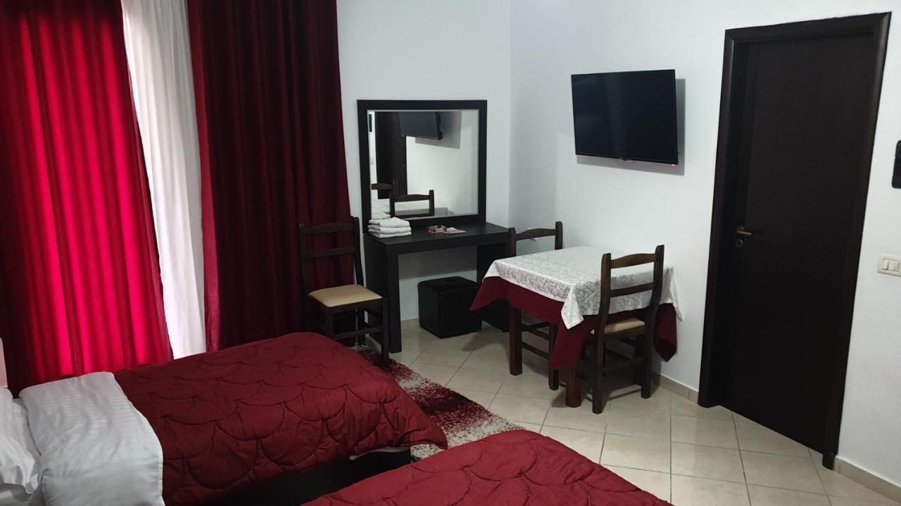 Haris Hotel Vlorë Extérieur photo