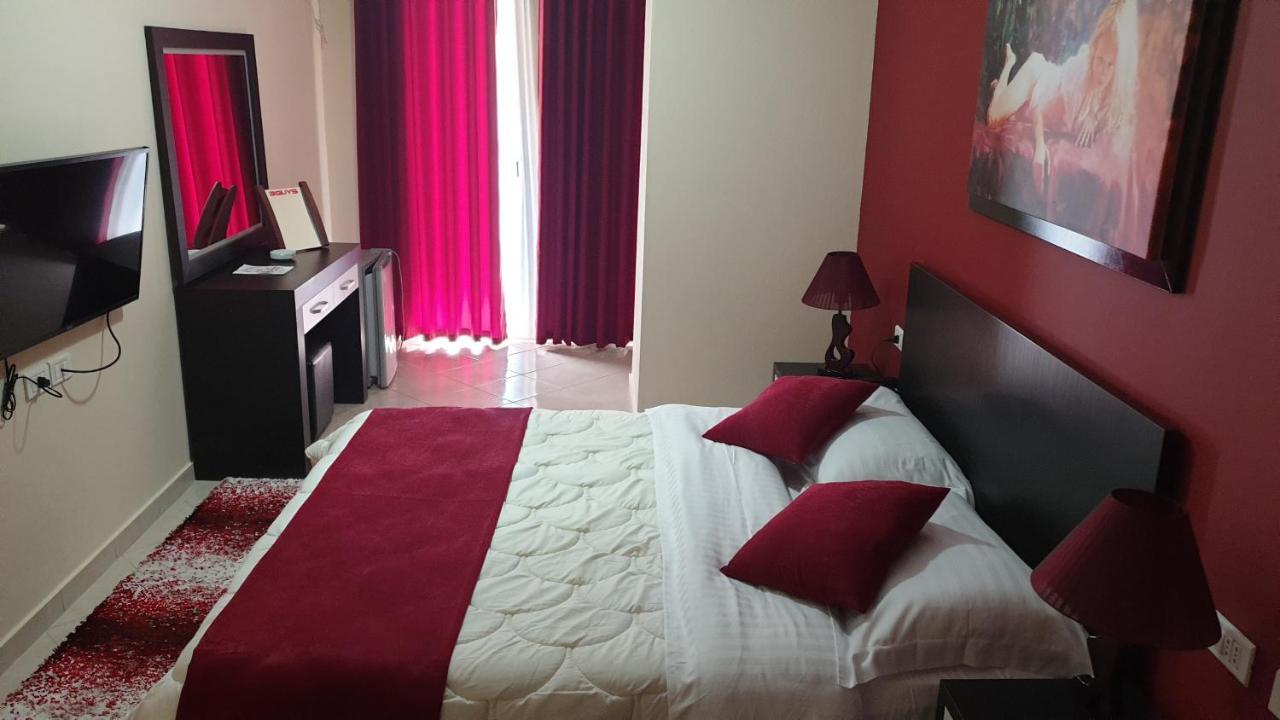 Haris Hotel Vlorë Extérieur photo
